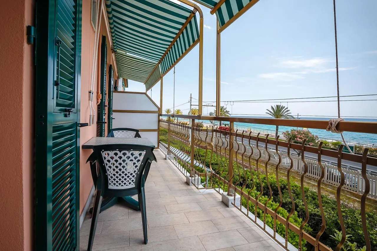 פייטרה ליגורה Residence Villa Alda מלון דירות