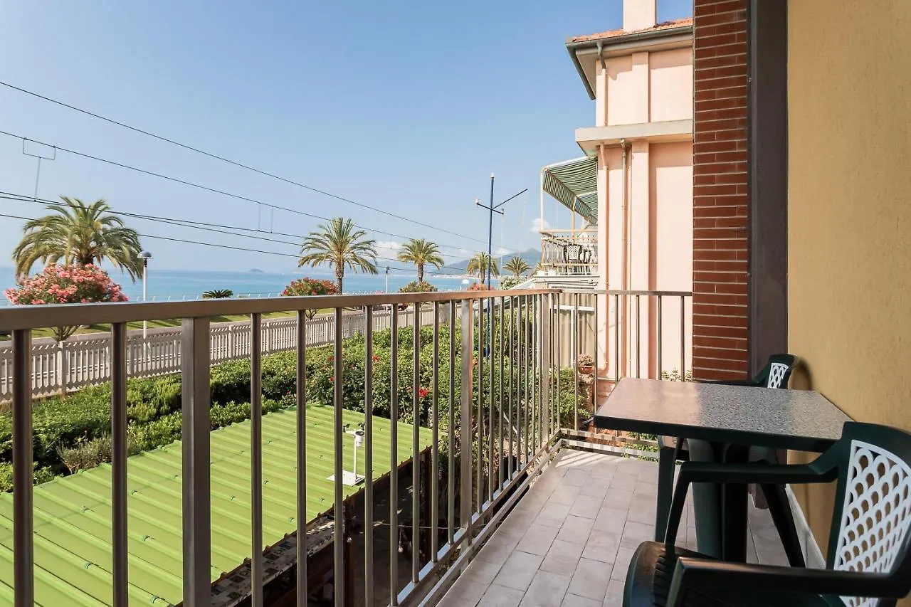 ** מלון דירות פייטרה ליגורה Residence Villa Alda איטליה